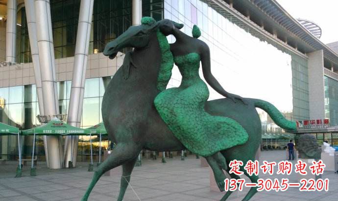 南阳骑马雕塑让女孩的梦想变为现实