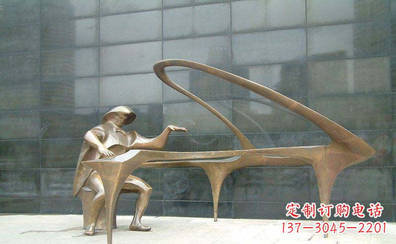 南阳抽象人物弹钢琴街边景观铜雕