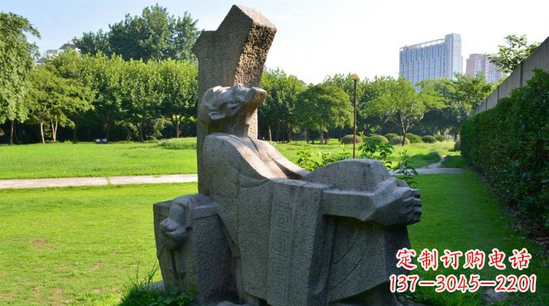 南阳兔雕塑——表达抽象守株待兔的智慧