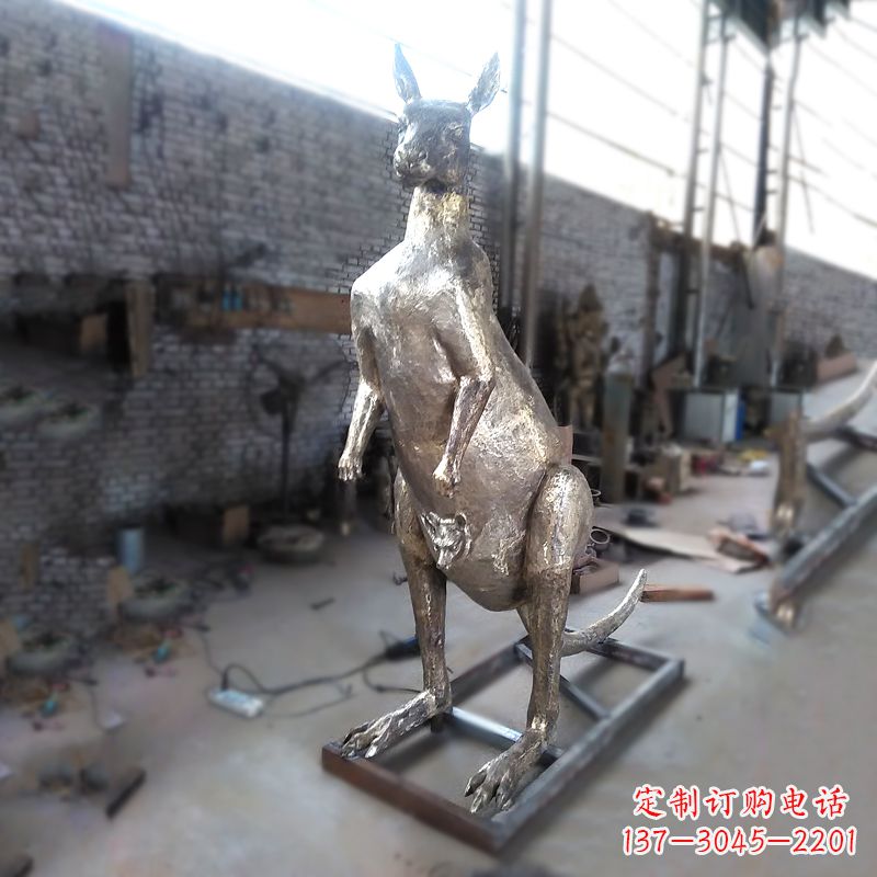 南阳纯铜铸造的袋鼠雕塑