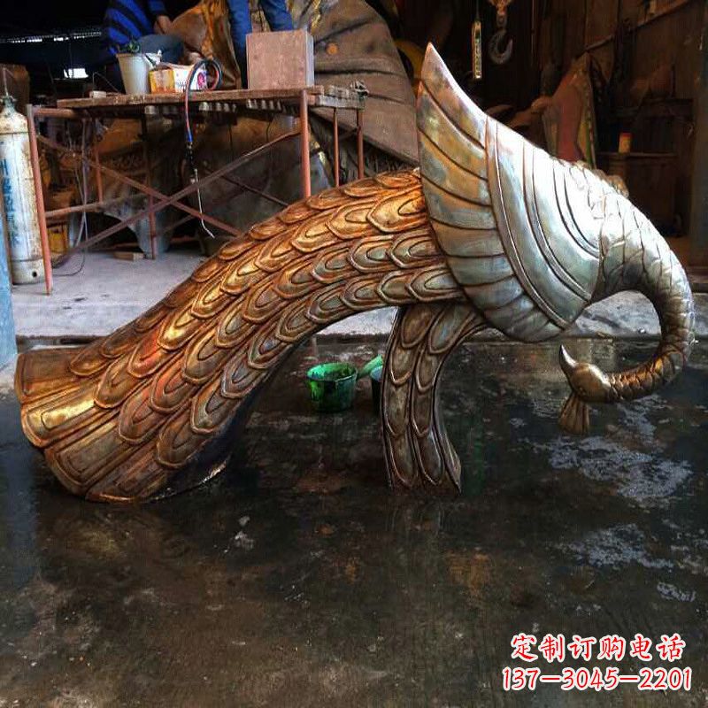 南阳铸造精美孔雀雕塑