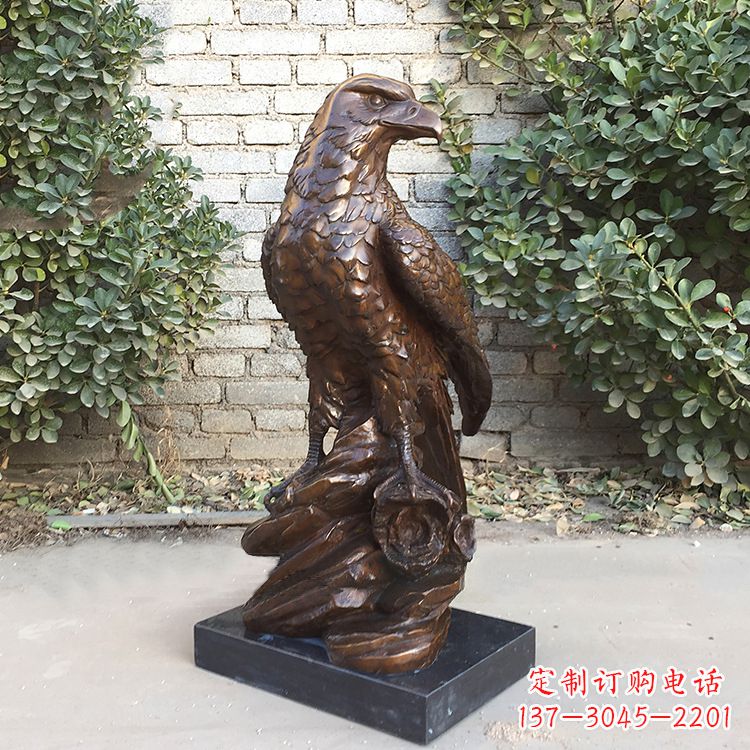 南阳铸造精美的老鹰雕塑