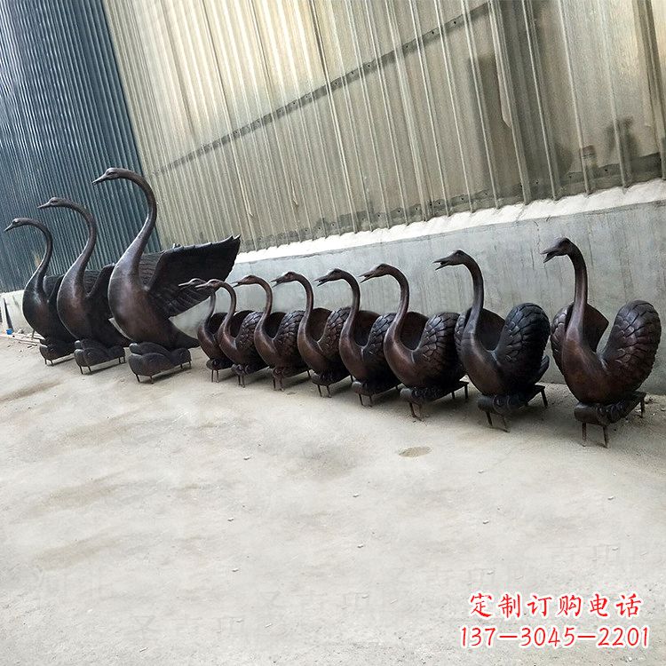 南阳精致的铜质天鹅雕塑