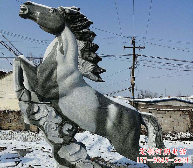 南阳传统工艺马踏祥云石雕