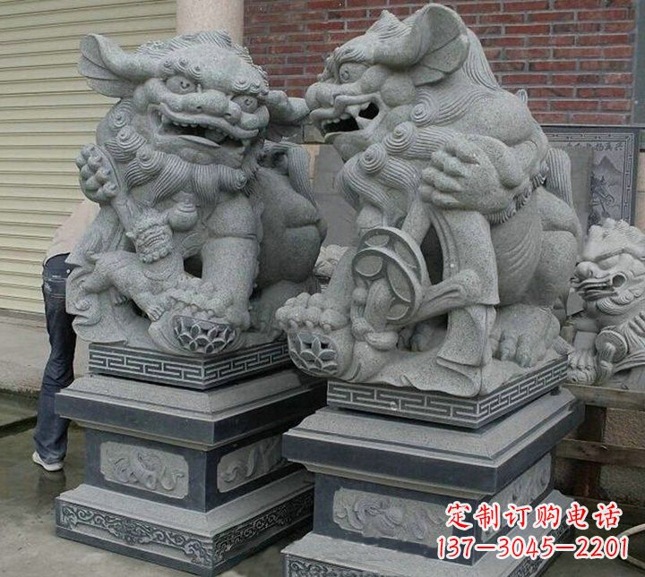 南阳大理石南方狮子献钱狮雕塑