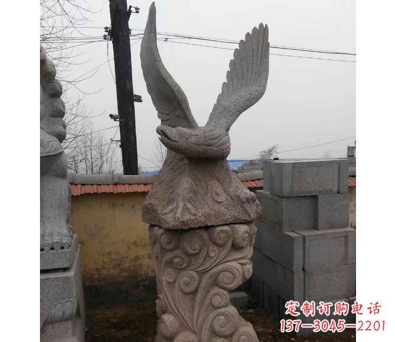 南阳绚丽振翅的大理石雄鹰雕塑