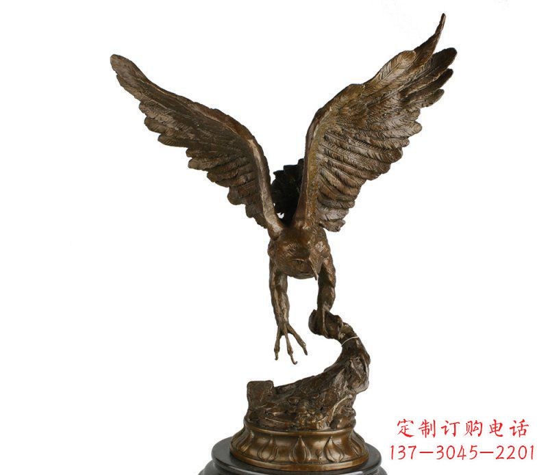 南阳大鹏展翅老鹰铜雕塑