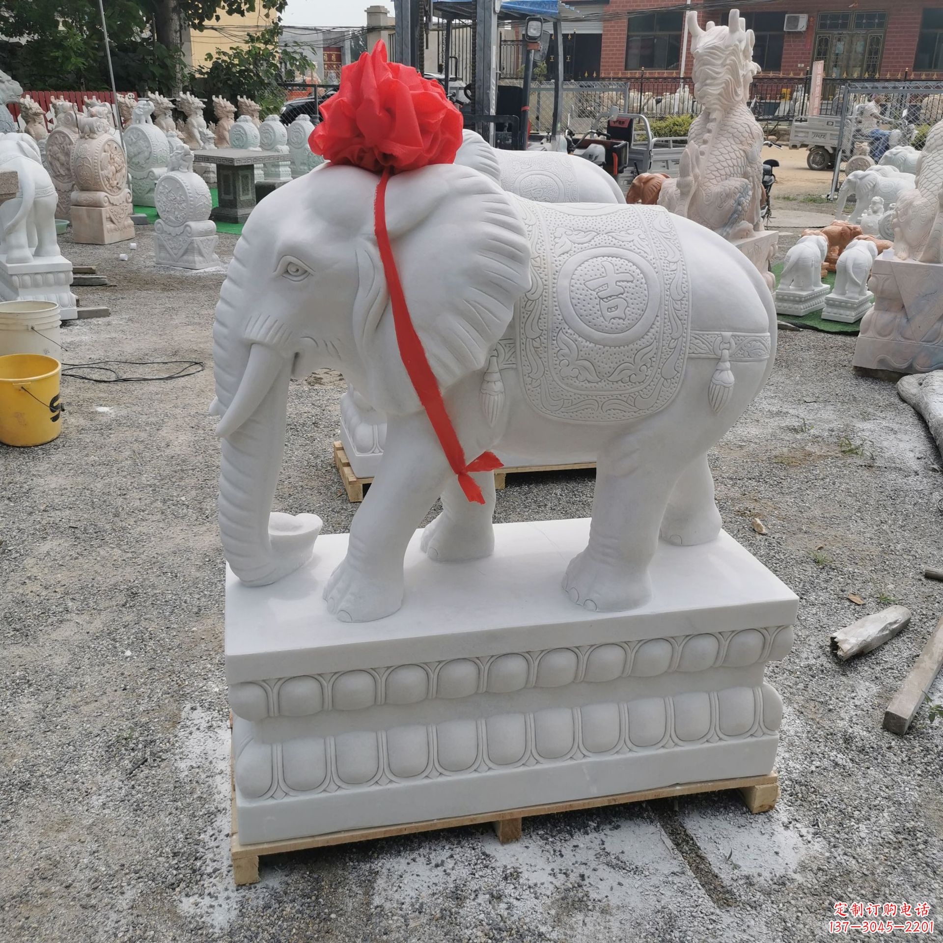 南阳大象石雕卧姿
