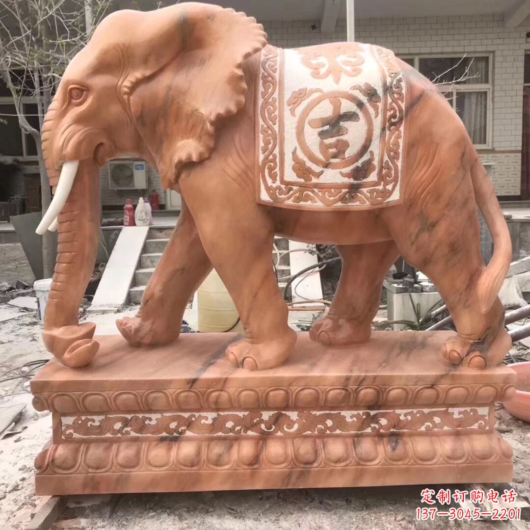 南阳大象柱子石雕景区