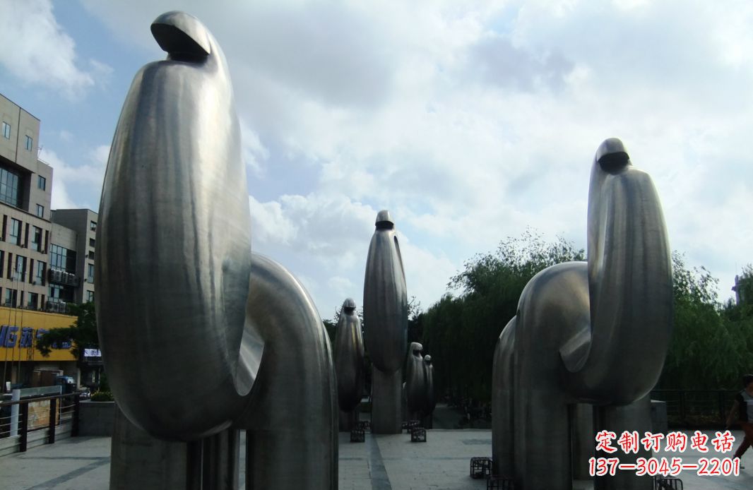 南阳精致不锈钢抽象骆驼雕塑