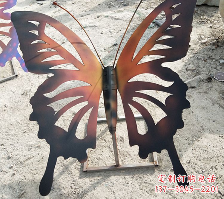 南阳大型不锈钢铁艺蝴蝶雕塑,户外公园园林彩色昆虫摆件