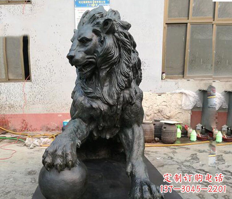 南阳高质量西方踩球狮子铜雕塑