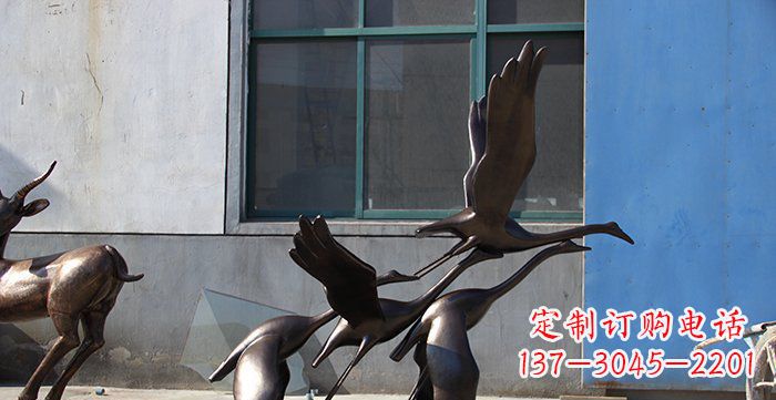南阳大雁飞翔铸铜雕塑