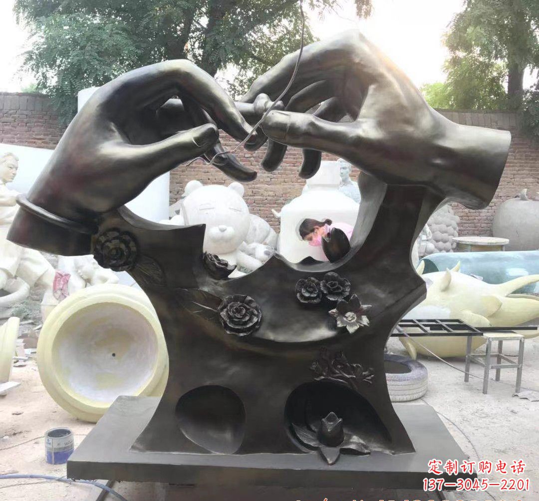 南阳精美铜戒指雕塑