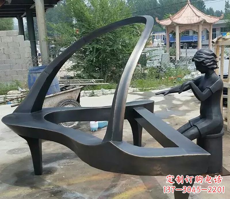 南阳钢琴抽象铜雕