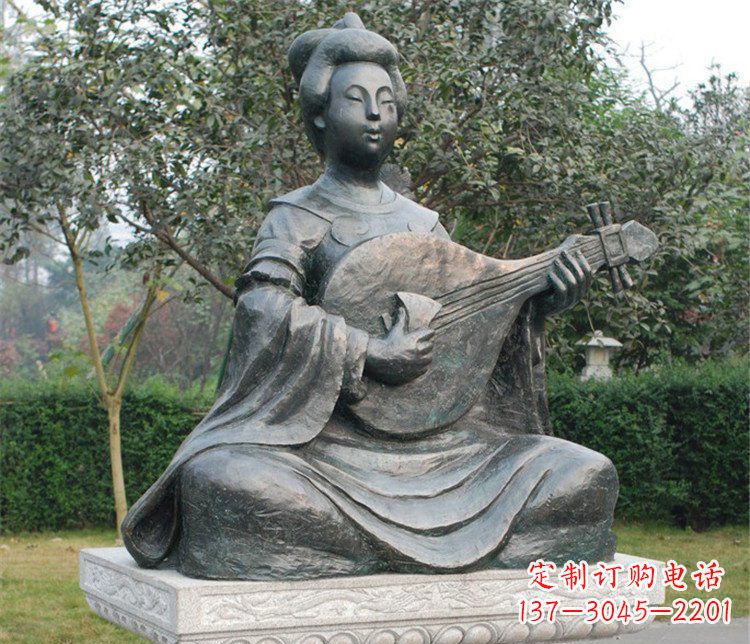 南阳古典风情弹琵琶雕塑