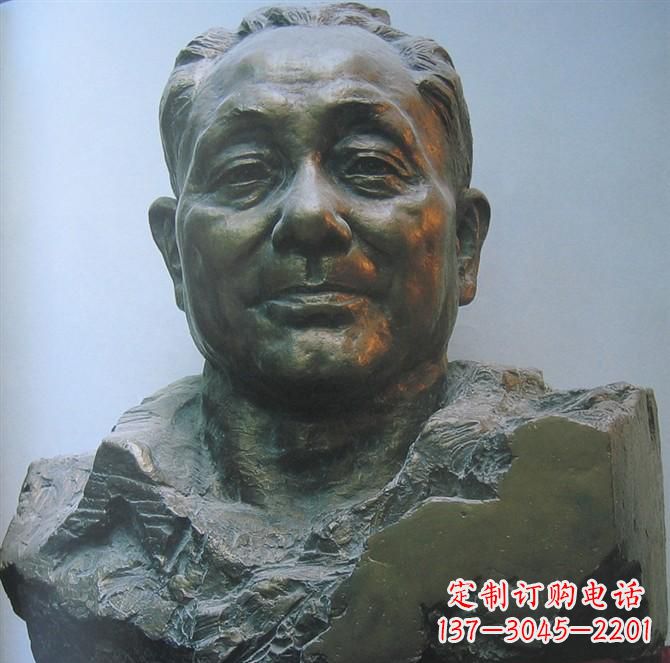 南阳邓小平名人胸像铜雕,传承英雄精神