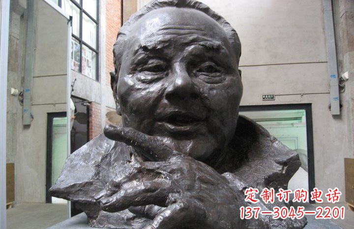 南阳邓小平铜雕塑——传承中国传统文化