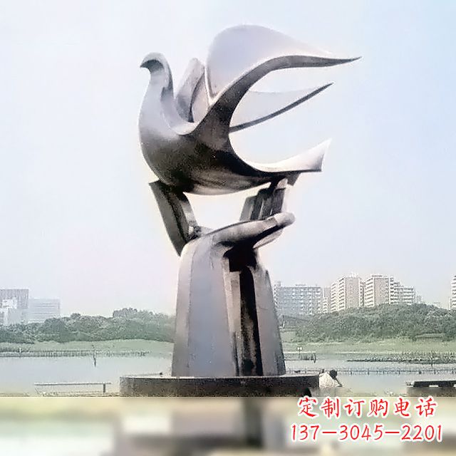 南阳精美鸽子雕塑