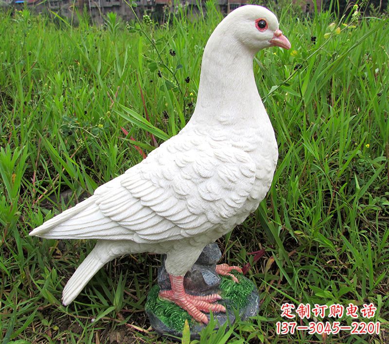 南阳锻铜鸽子浮雕,精致细腻的雕塑体现