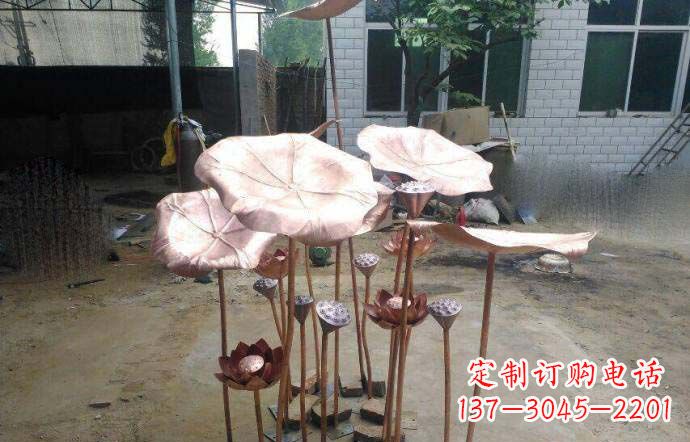 南阳锻铜荷花荷叶莲蓬雕塑