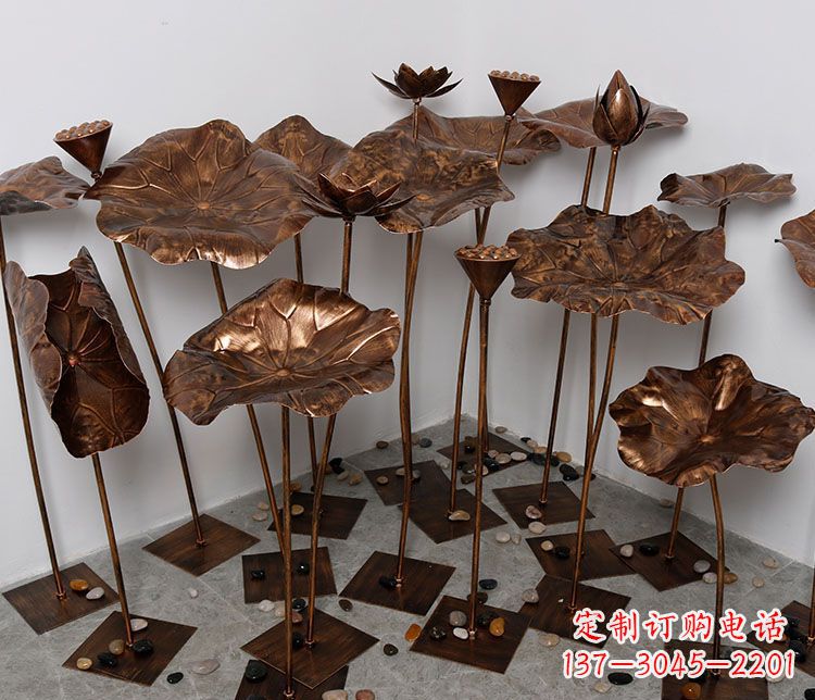 南阳锻铜荷花景观雕塑