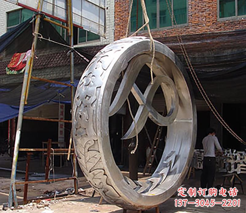 南阳精致环形不锈钢景观雕塑