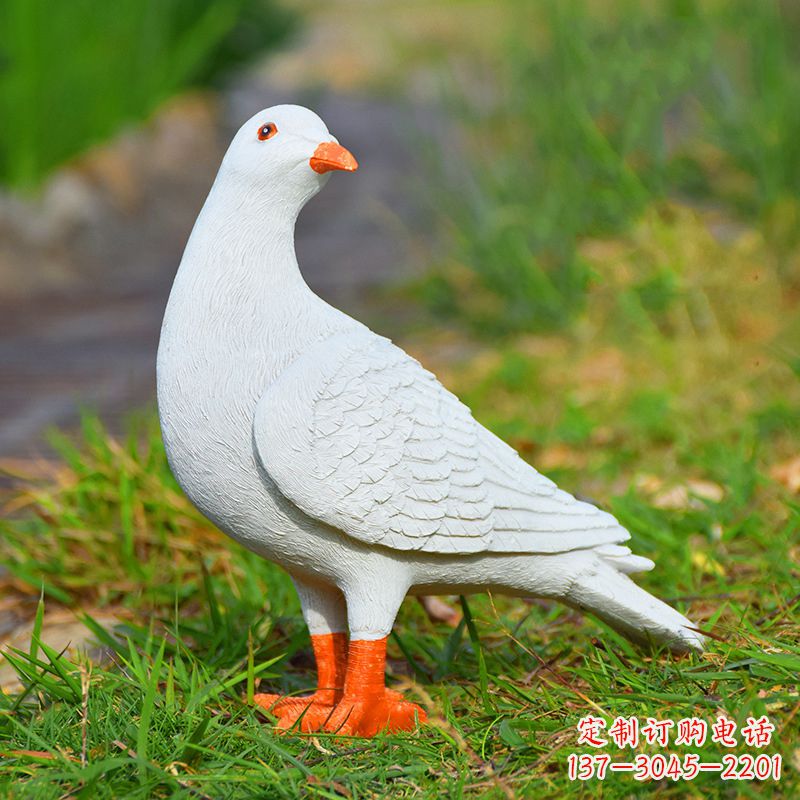 南阳和平鸽雕塑传递和平与希望的象征