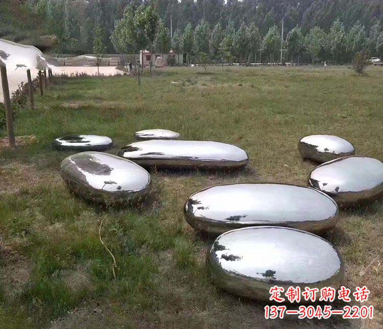 南阳鹅卵石抽象镜面不锈钢雕塑