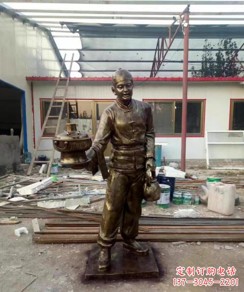 南阳饭店门口店小二人物铜雕 (2)