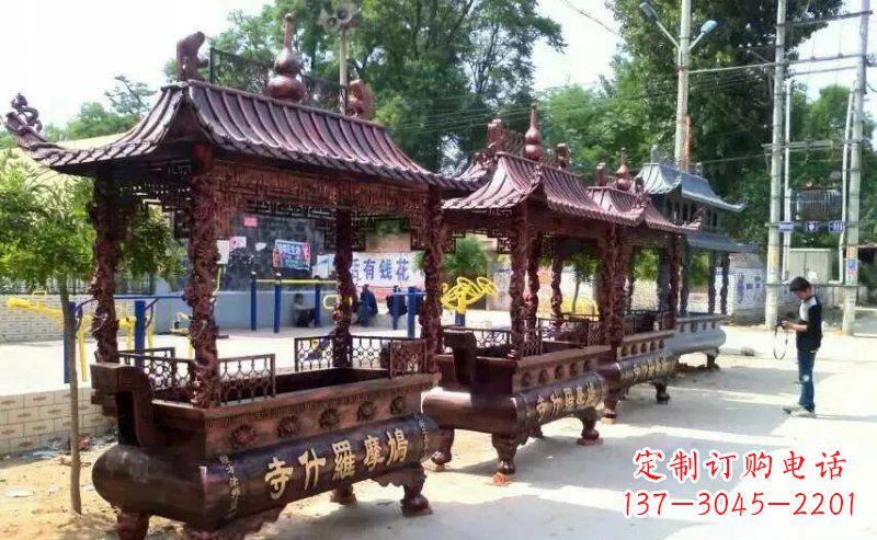南阳传统方形香炉铜雕塑
