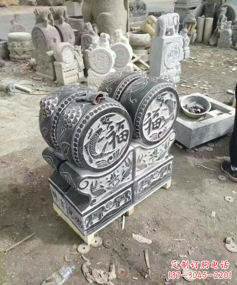 南阳风格独特的福字雕塑