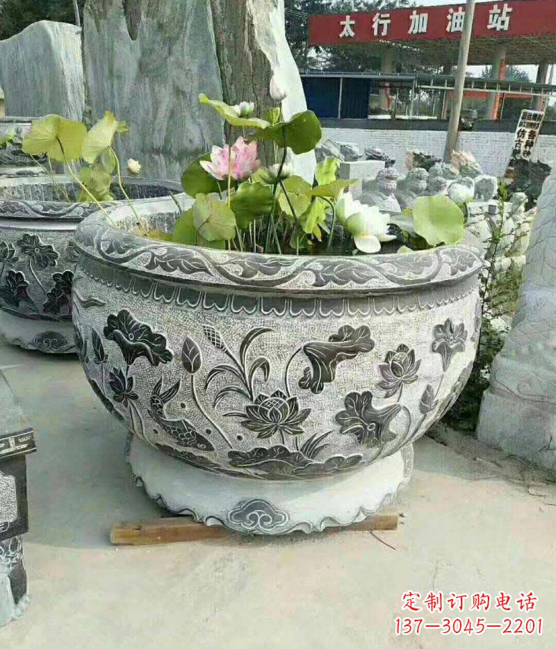 南阳仿古石雕荷花水缸——精美的艺术品