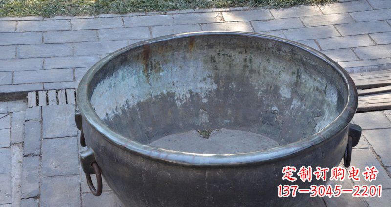 南阳仿古纹饰铜水缸雕塑