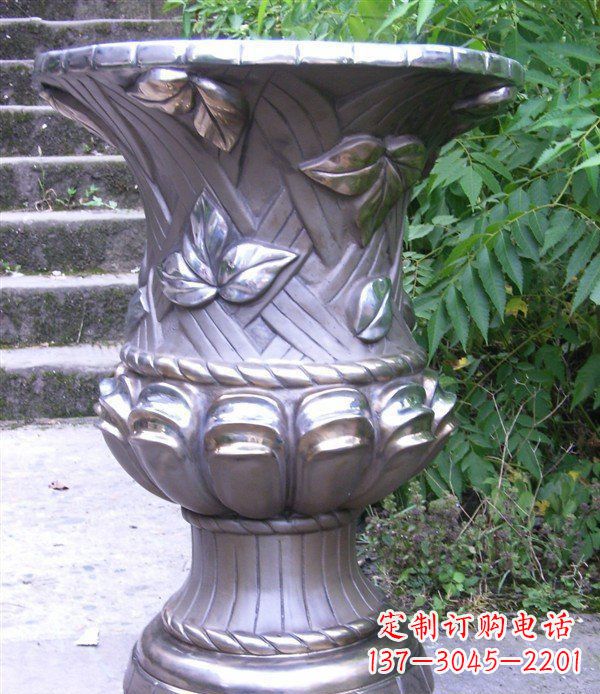 南阳仿铜花盆玻璃钢景观雕塑