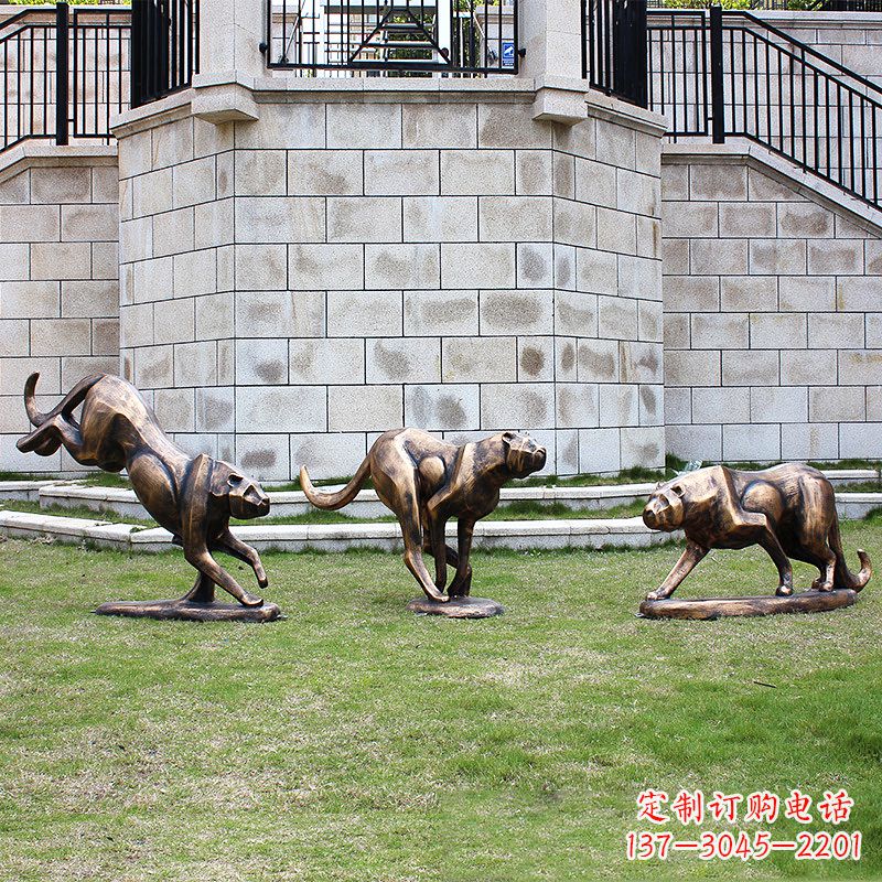 南阳仿铜金钱豹抽象玻璃钢雕塑-公园园林草坪动物摆件