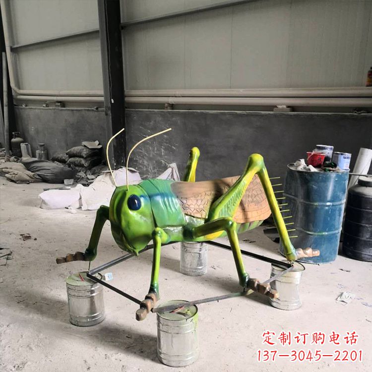 南阳精致玻璃钢蝗虫雕塑