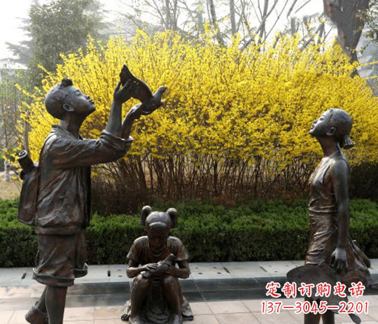 南阳放风筝的儿童铜雕