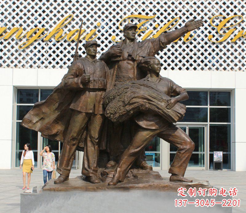 南阳革命战士铜雕