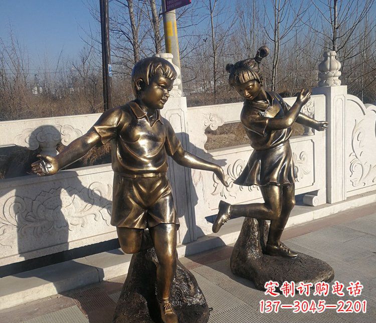 南阳浪漫圆满的精美花篮雕塑