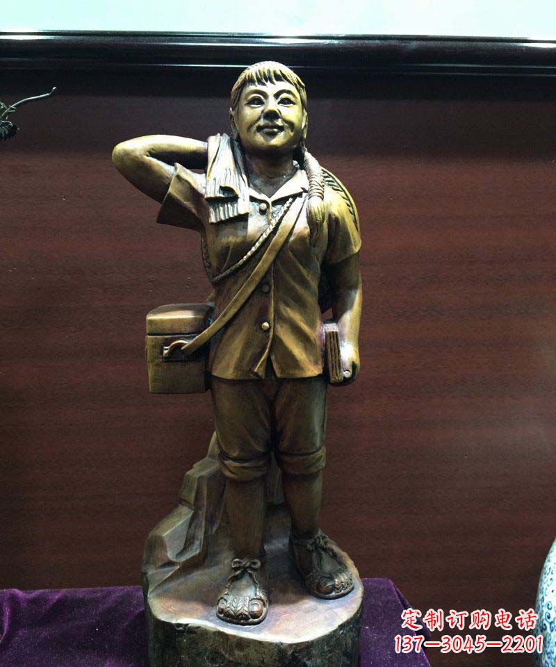 南阳浪漫而优雅的铜雕女人雕塑