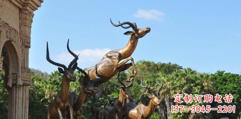 南阳公园奔跑羚羊动物铜雕