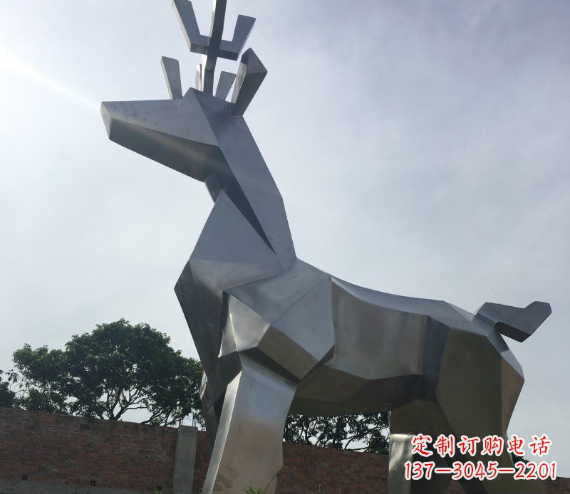 南阳不锈钢几何鹿雕塑