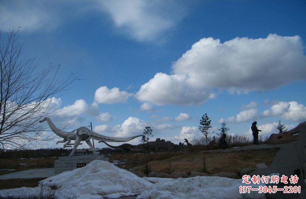 南阳非凡巨兽——不锈钢抽象恐龙雕塑