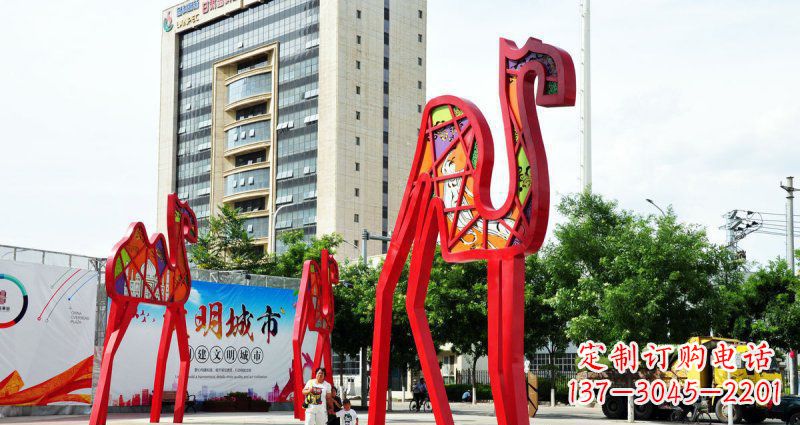 南阳品质精良的公园不锈钢骆驼雕塑