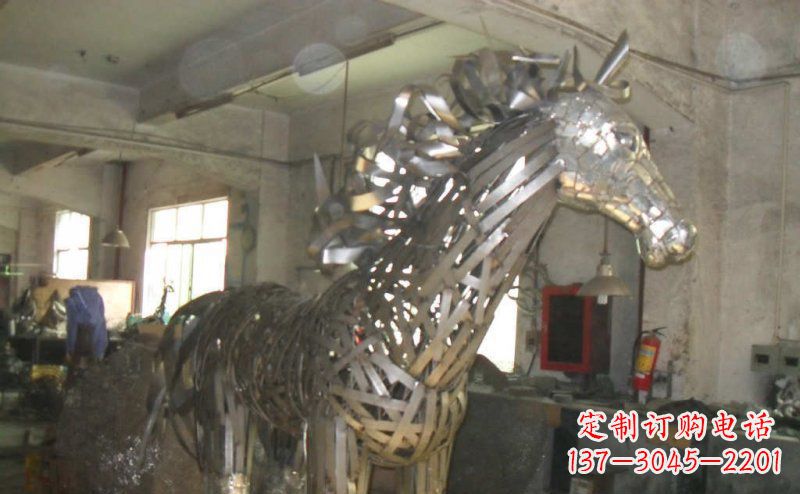 南阳不锈钢抽象马动物雕塑