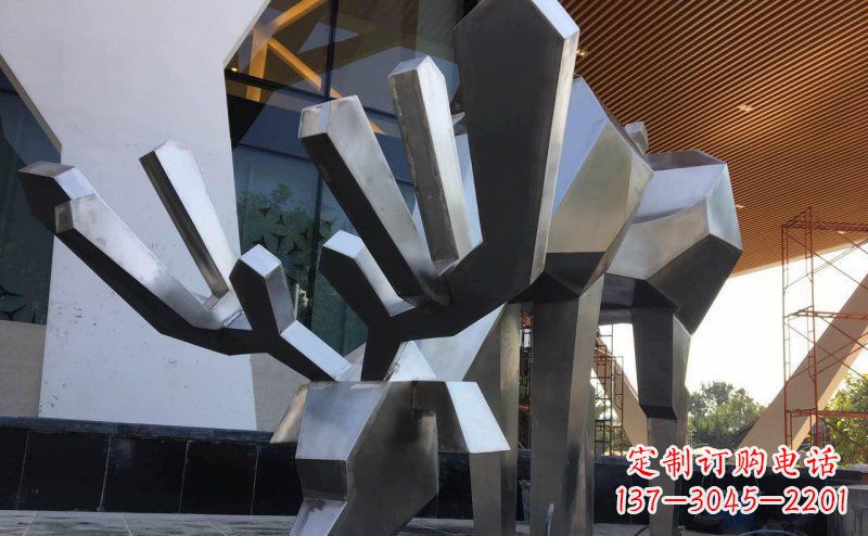 南阳聚体雕塑抽象几何驯鹿
