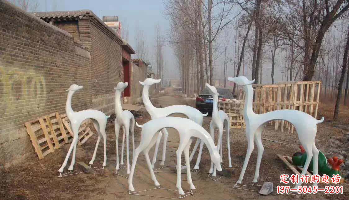 南阳英锐不锈钢鹿雕塑——让您的雕塑体验更加令人惊叹