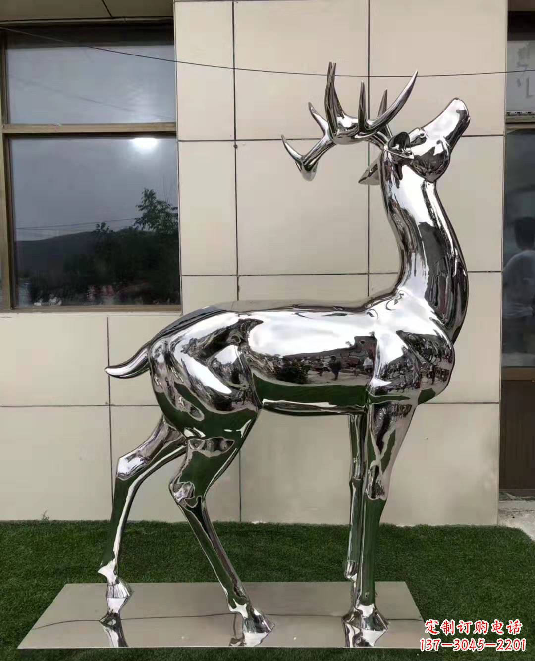 南阳公园不锈钢动物梅花鹿雕塑