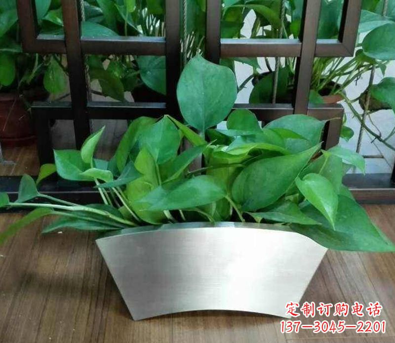 南阳公园不锈钢花盆雕塑